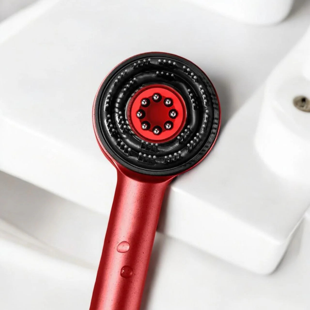 Crveni masažer vlasišta s InfraRed tehnologijom